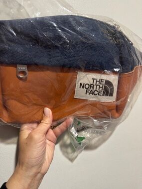 The North Face Navy and Brown Men’s Belt Bag